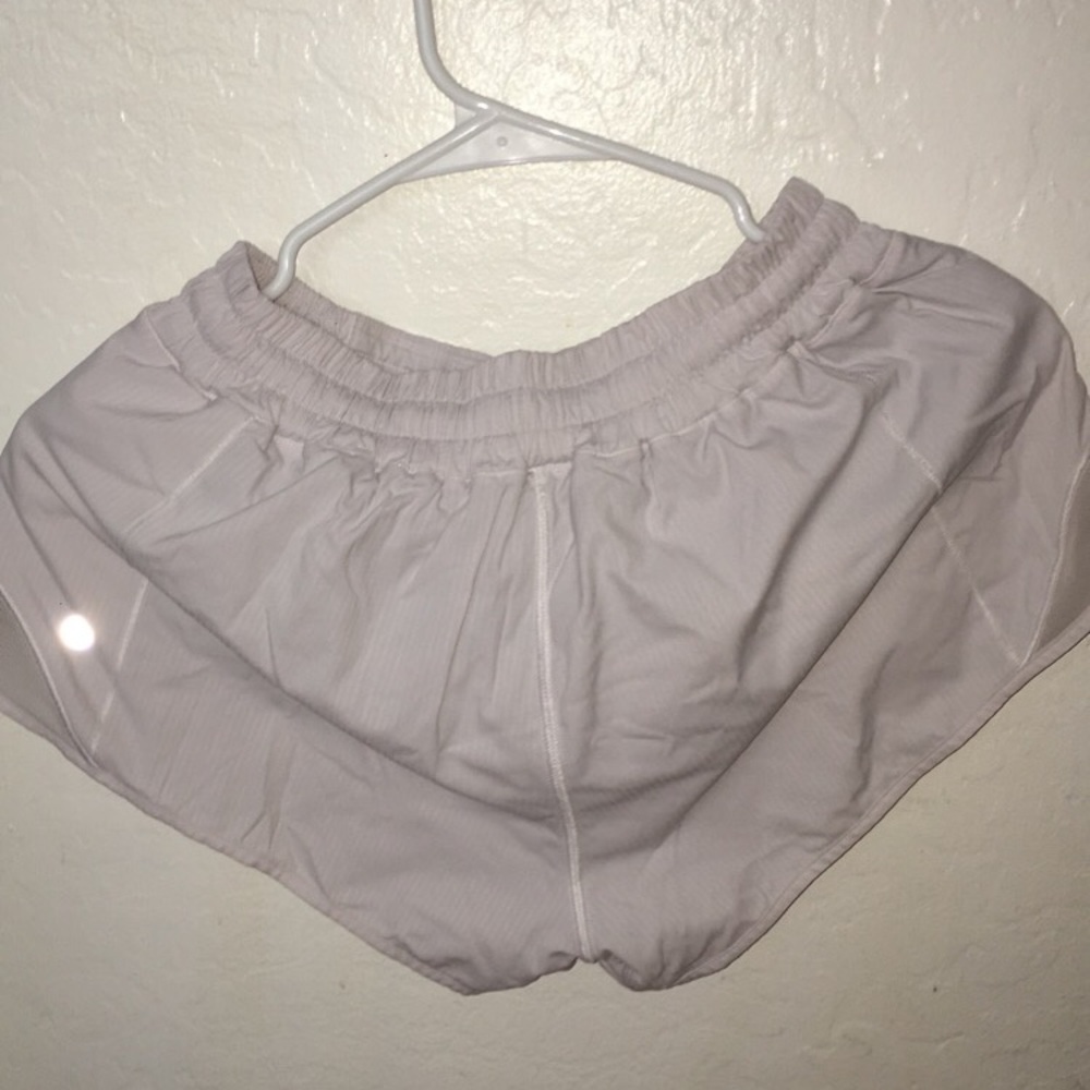 Lululemon Hotty Hot Short 2.5”